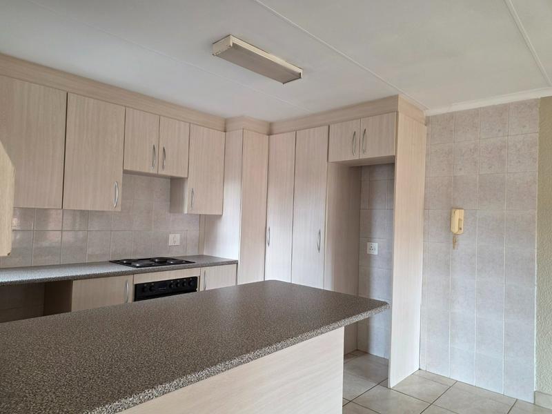3 Bedroom Property for Sale in Noordheuwel Gauteng