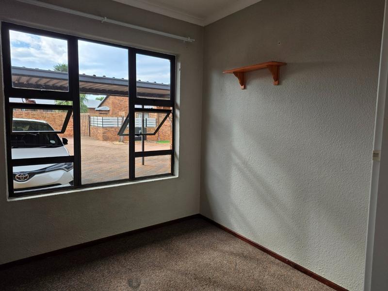 3 Bedroom Property for Sale in Noordheuwel Gauteng