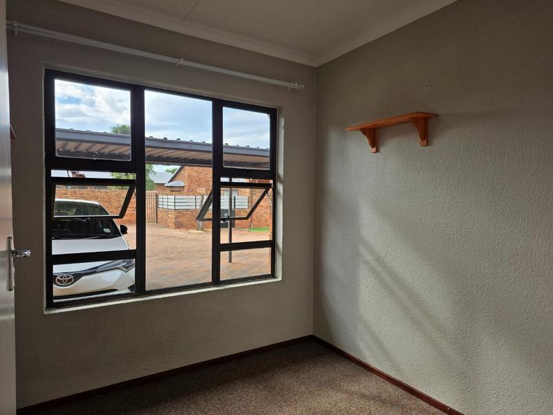 3 Bedroom Property for Sale in Noordheuwel Gauteng