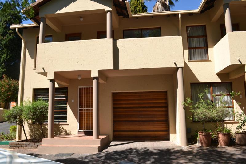 To Let 3 Bedroom Property for Rent in Kenmare Gauteng