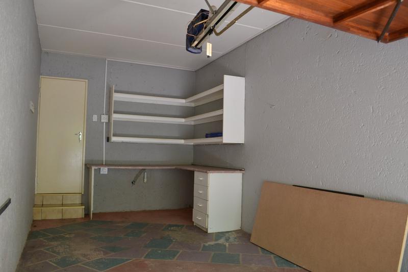 To Let 3 Bedroom Property for Rent in Kenmare Gauteng