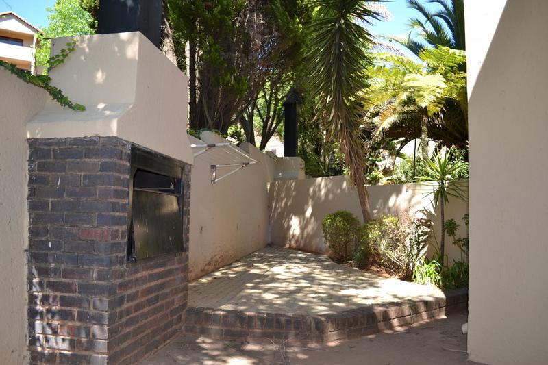 To Let 3 Bedroom Property for Rent in Kenmare Gauteng