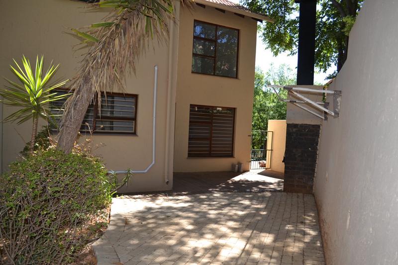 To Let 3 Bedroom Property for Rent in Kenmare Gauteng