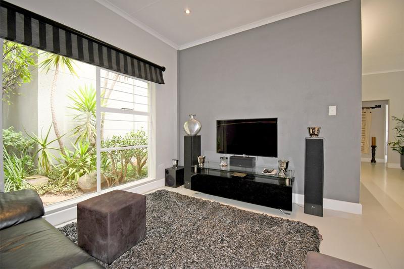 To Let 3 Bedroom Property for Rent in Magaliessig Gauteng