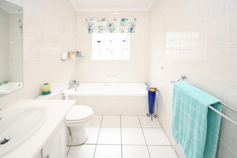 To Let 3 Bedroom Property for Rent in Magaliessig Gauteng
