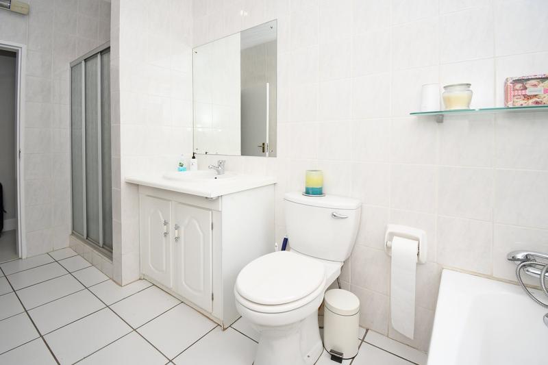 To Let 3 Bedroom Property for Rent in Magaliessig Gauteng