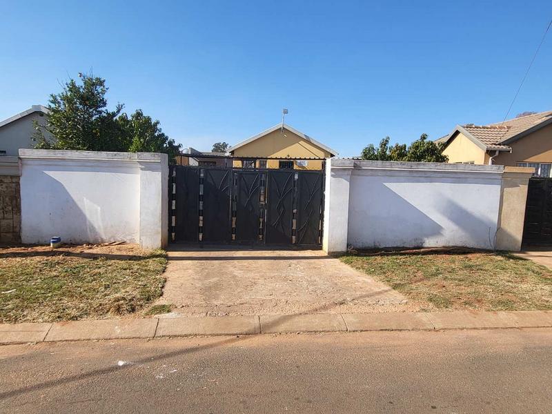 2 Bedroom Property for Sale in Mapleton A H Gauteng
