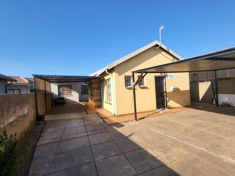 2 Bedroom Property for Sale in Mapleton A H Gauteng