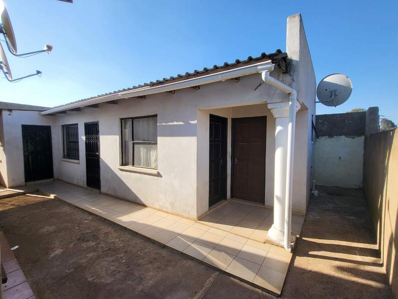 2 Bedroom Property for Sale in Mapleton A H Gauteng