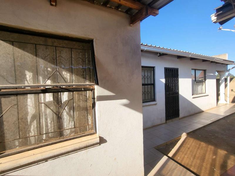 2 Bedroom Property for Sale in Mapleton A H Gauteng