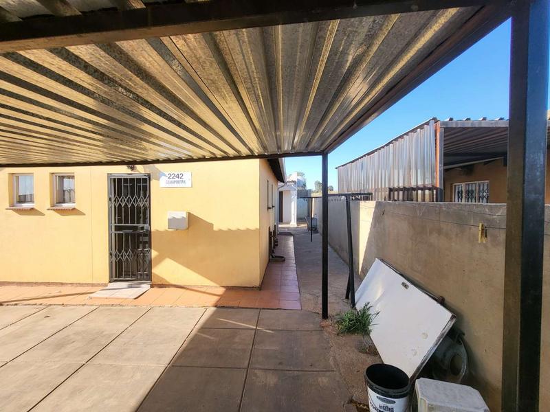 2 Bedroom Property for Sale in Mapleton A H Gauteng