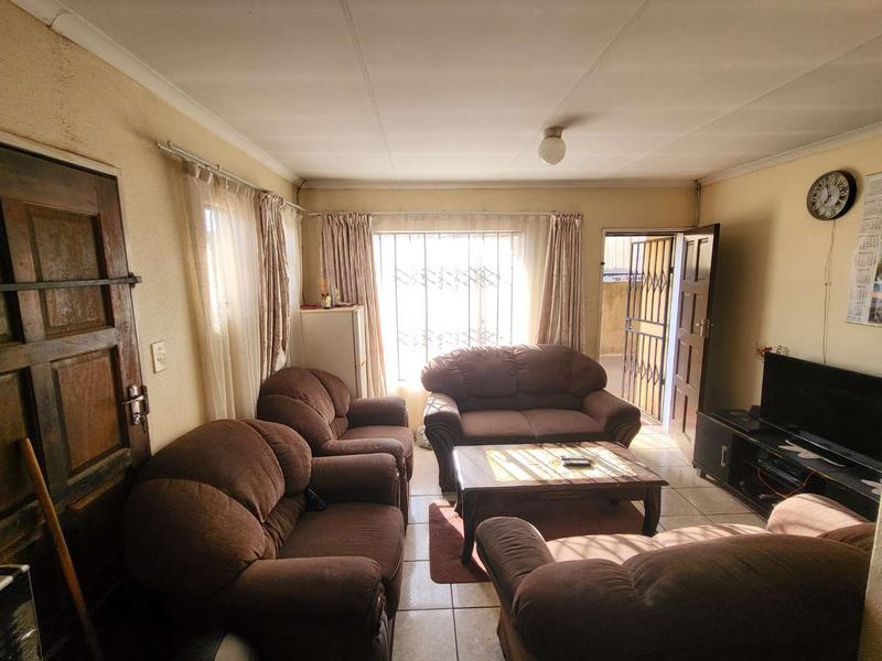 2 Bedroom Property for Sale in Mapleton A H Gauteng