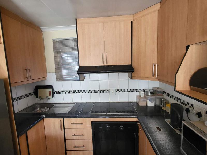 2 Bedroom Property for Sale in Mapleton A H Gauteng