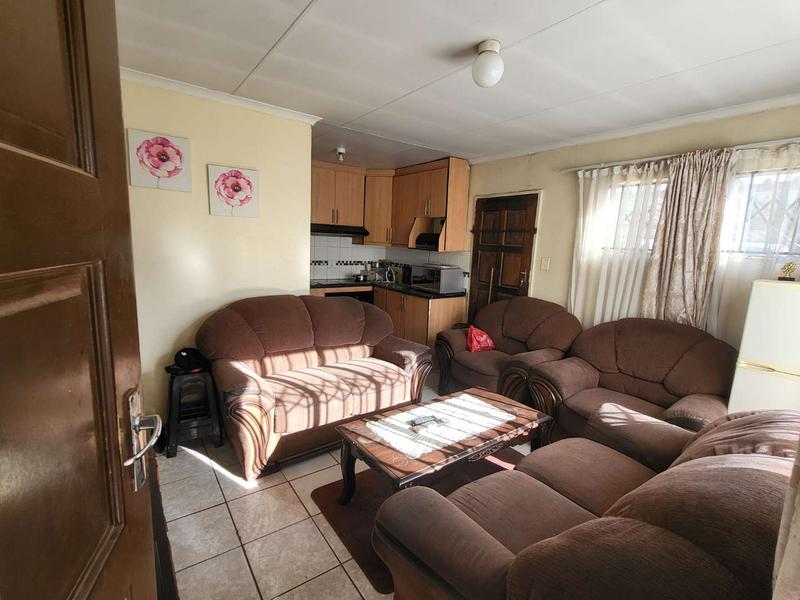 2 Bedroom Property for Sale in Mapleton A H Gauteng