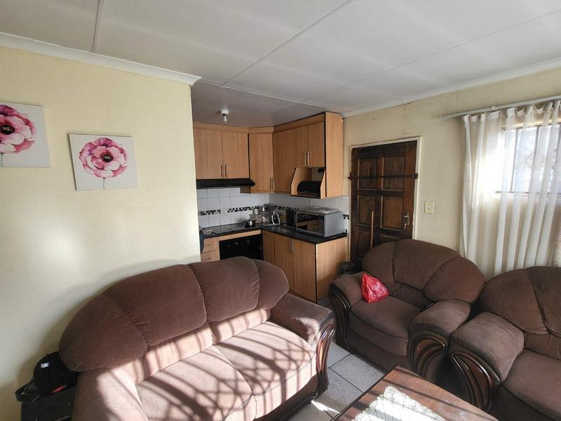 2 Bedroom Property for Sale in Mapleton A H Gauteng