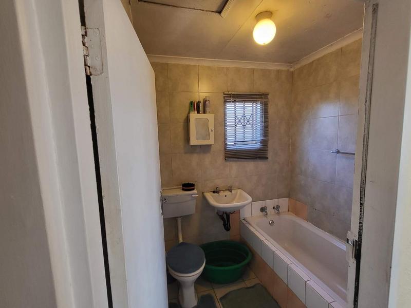 2 Bedroom Property for Sale in Mapleton A H Gauteng