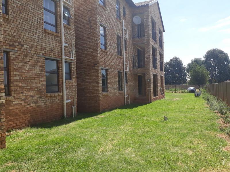 To Let 3 Bedroom Property for Rent in Groblerpark Gauteng