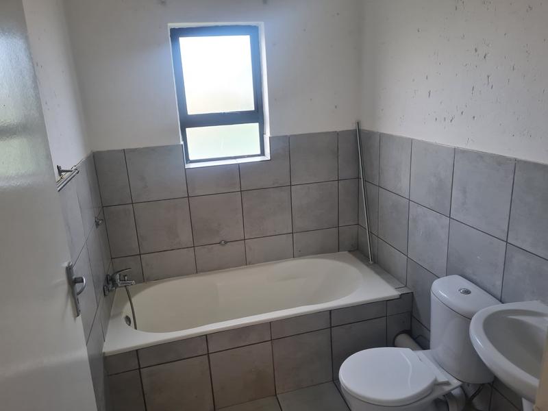 To Let 3 Bedroom Property for Rent in Groblerpark Gauteng