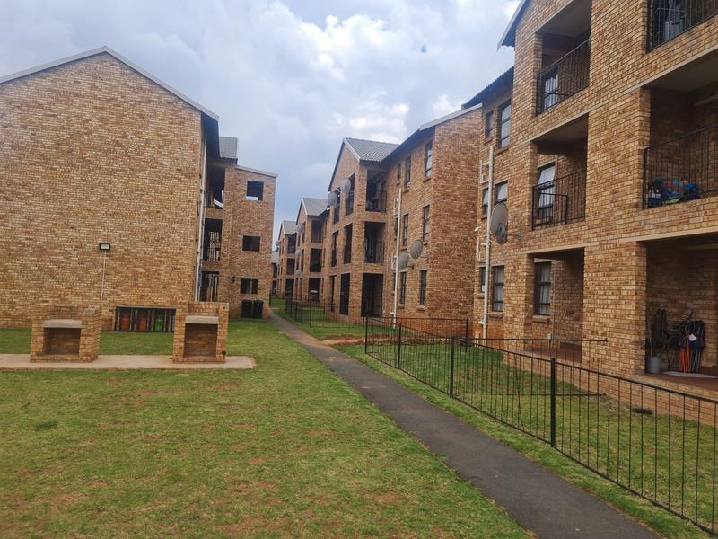 To Let 3 Bedroom Property for Rent in Groblerpark Gauteng