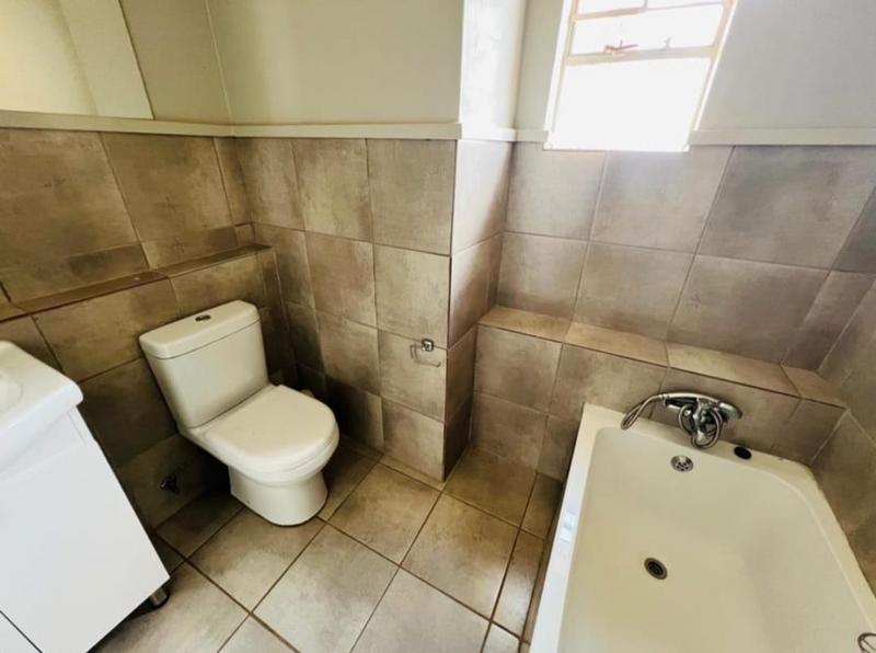 2 Bedroom Property for Sale in Fleurhof Gauteng