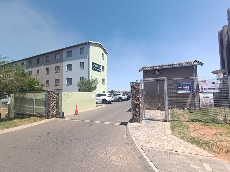2 Bedroom Property for Sale in Fleurhof Gauteng
