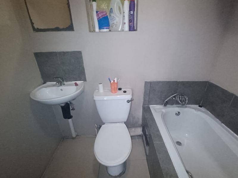 2 Bedroom Property for Sale in Fleurhof Gauteng