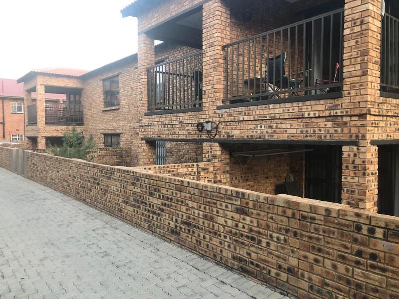 2 Bedroom Property for Sale in Florida Gauteng