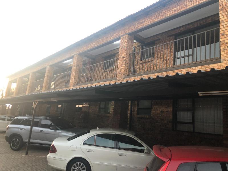 2 Bedroom Property for Sale in Florida Gauteng