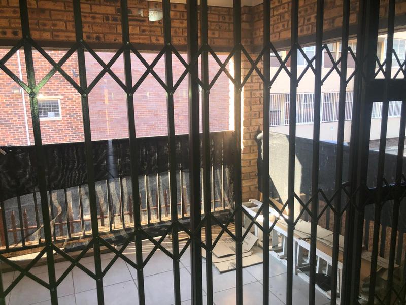 2 Bedroom Property for Sale in Florida Gauteng