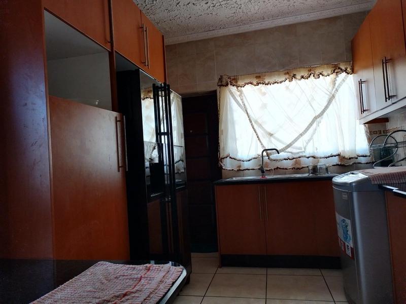 4 Bedroom Property for Sale in Chiawelo Gauteng