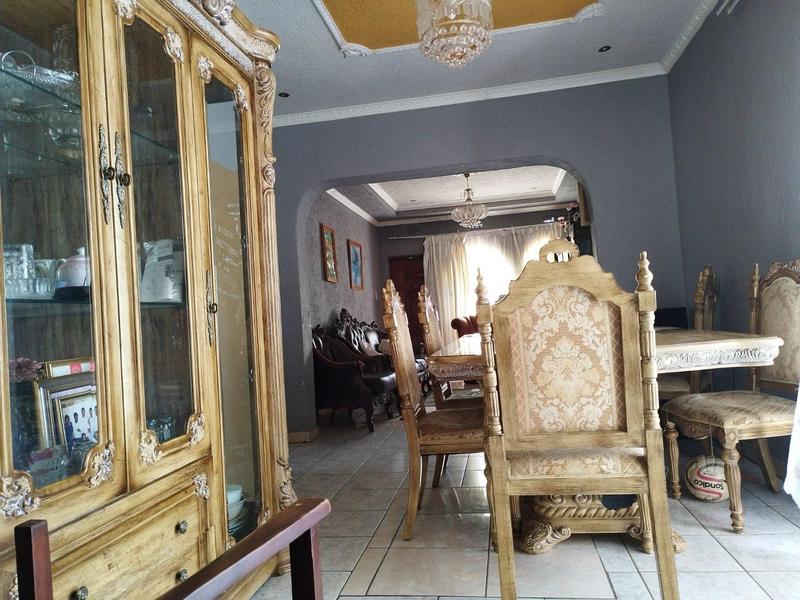 4 Bedroom Property for Sale in Chiawelo Gauteng