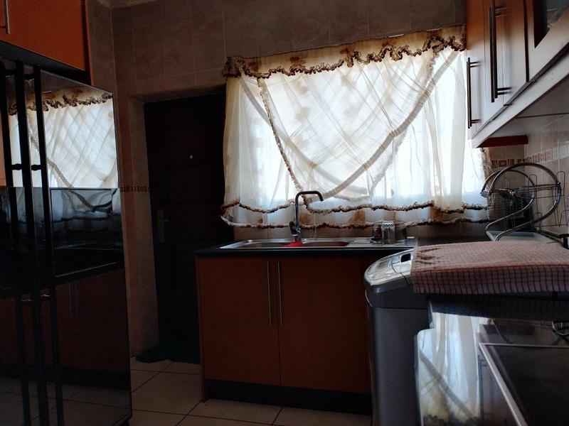 4 Bedroom Property for Sale in Chiawelo Gauteng