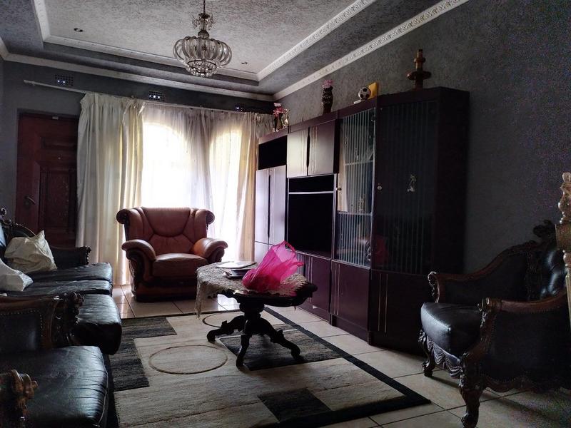 4 Bedroom Property for Sale in Chiawelo Gauteng
