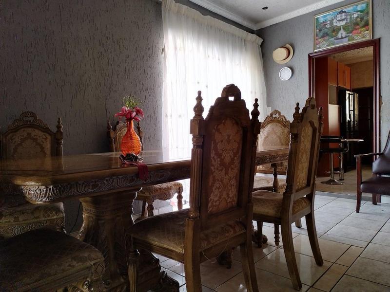 4 Bedroom Property for Sale in Chiawelo Gauteng