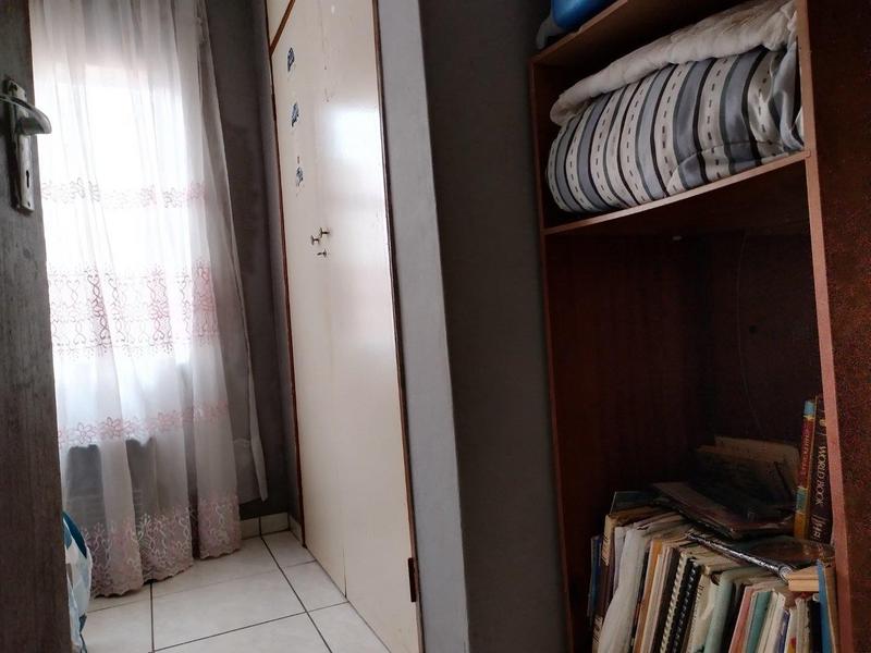 4 Bedroom Property for Sale in Chiawelo Gauteng