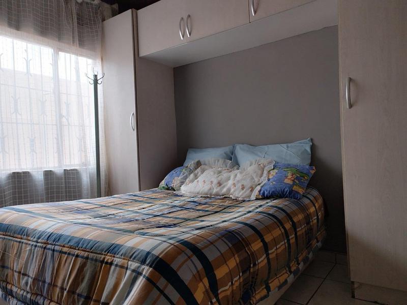 4 Bedroom Property for Sale in Chiawelo Gauteng