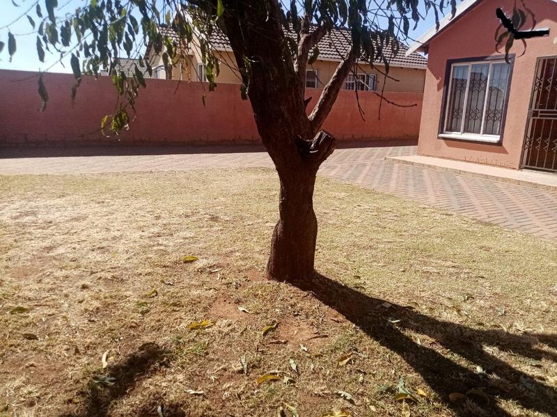 3 Bedroom Property for Sale in Protea Glen Gauteng