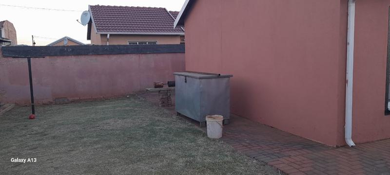 3 Bedroom Property for Sale in Protea Glen Gauteng
