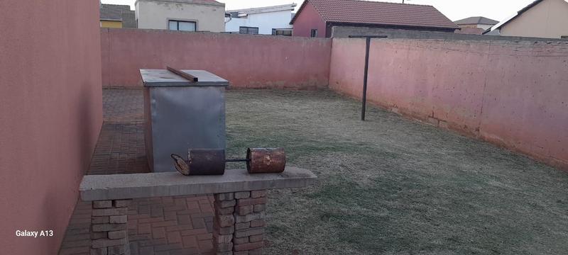 3 Bedroom Property for Sale in Protea Glen Gauteng