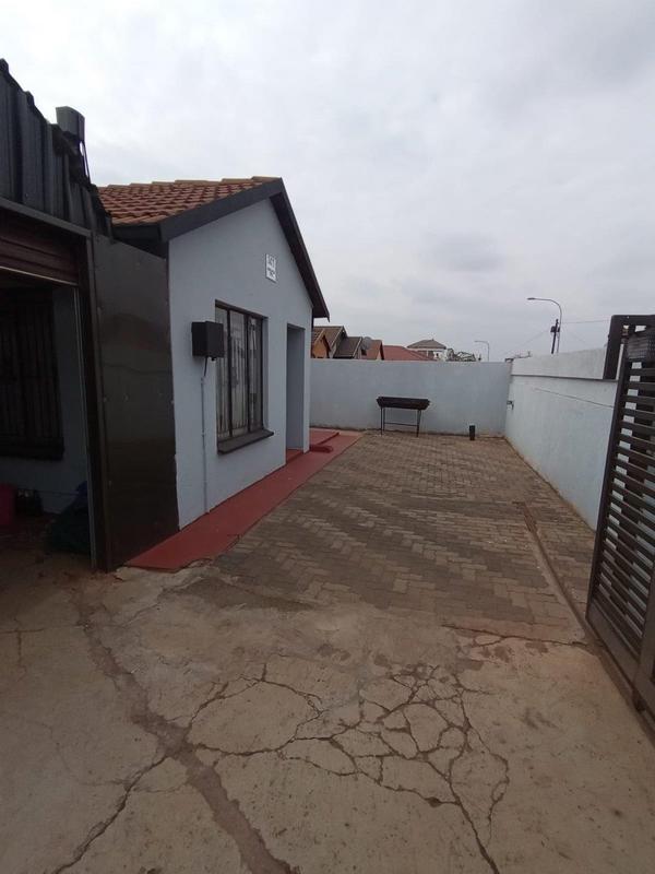 3 Bedroom Property for Sale in Protea Glen Gauteng