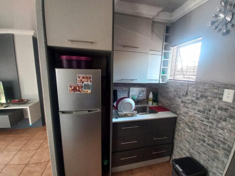2 Bedroom Property for Sale in Protea Glen Gauteng