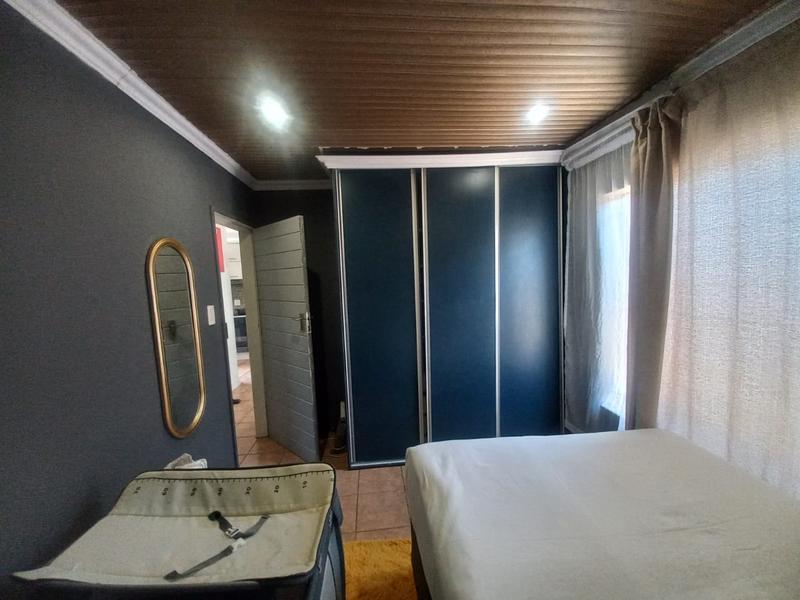 2 Bedroom Property for Sale in Protea Glen Gauteng