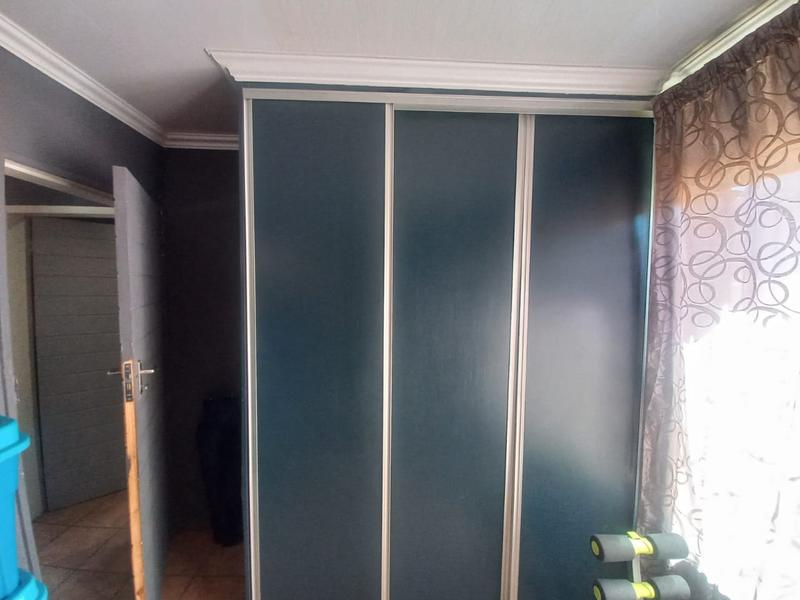 2 Bedroom Property for Sale in Protea Glen Gauteng