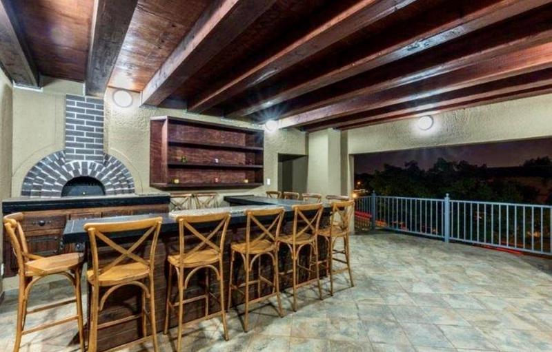 6 Bedroom Property for Sale in Midstream Estate Gauteng
