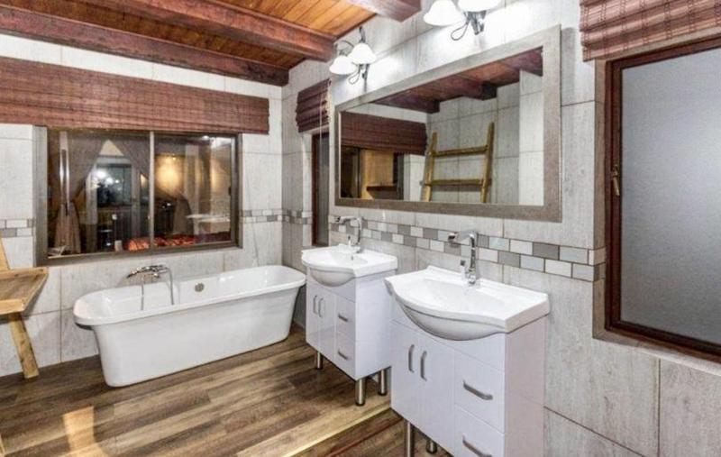 6 Bedroom Property for Sale in Midstream Estate Gauteng