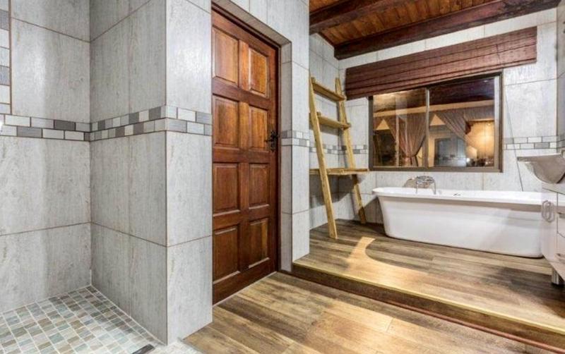 6 Bedroom Property for Sale in Midstream Estate Gauteng