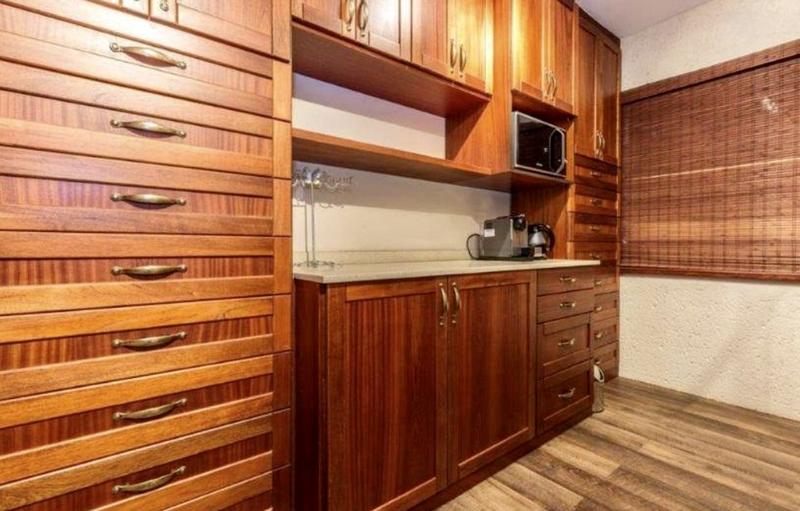 6 Bedroom Property for Sale in Midstream Estate Gauteng