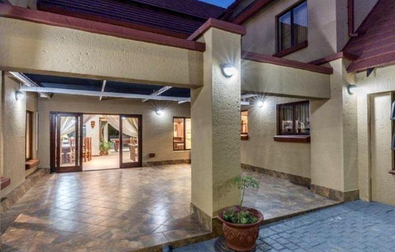 6 Bedroom Property for Sale in Midstream Estate Gauteng