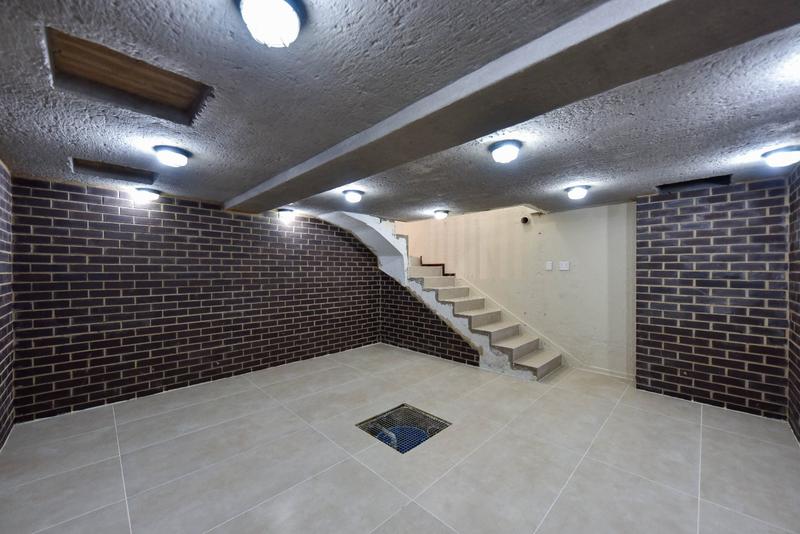 6 Bedroom Property for Sale in Midstream Estate Gauteng