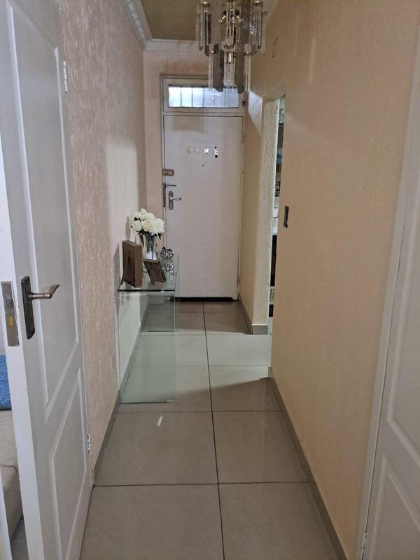 1 Bedroom Property for Sale in Regents Park Gauteng